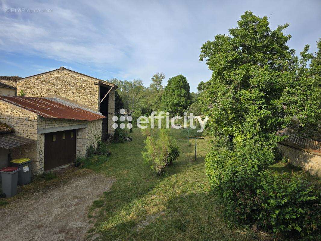 Maison 122 m² à Saint-Hilaire-La-Palud  - photo 14