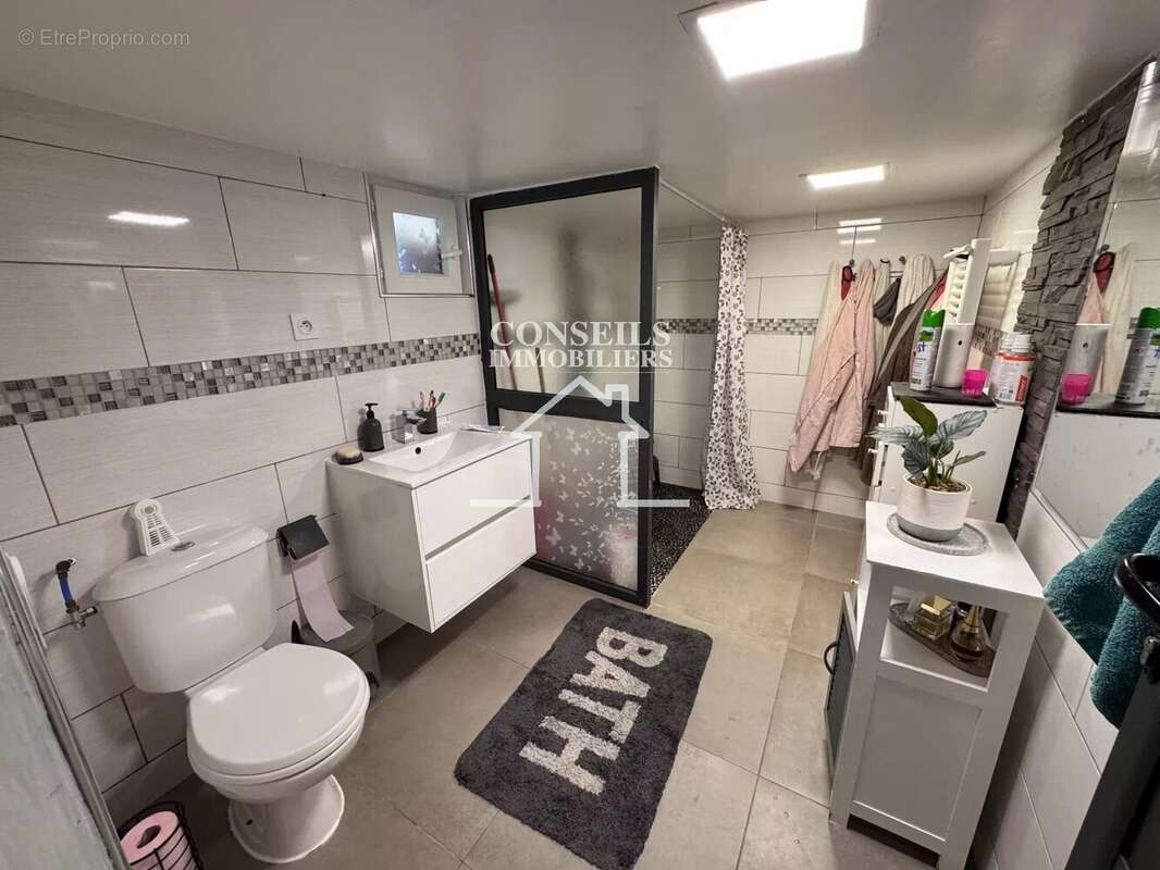 Maison à VILLENEUVE-SUR-YONNE