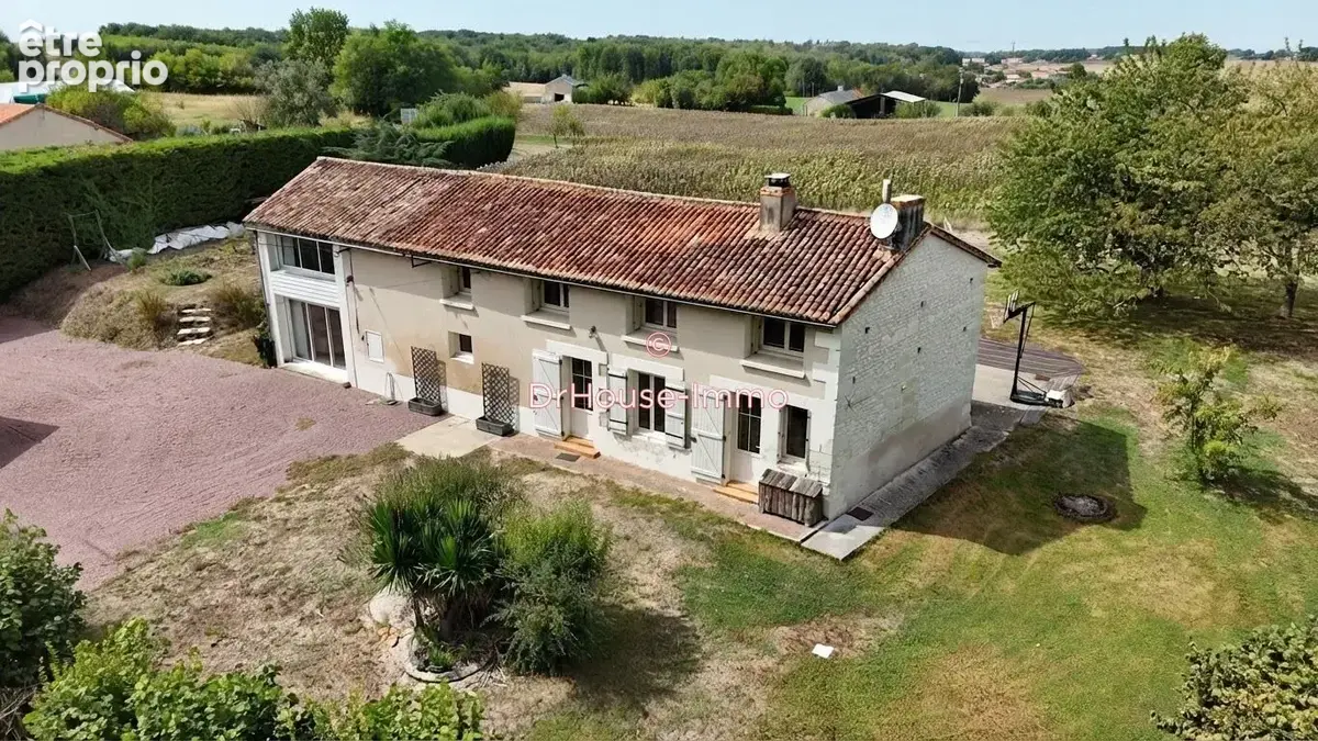 Maison à THURAGEAU