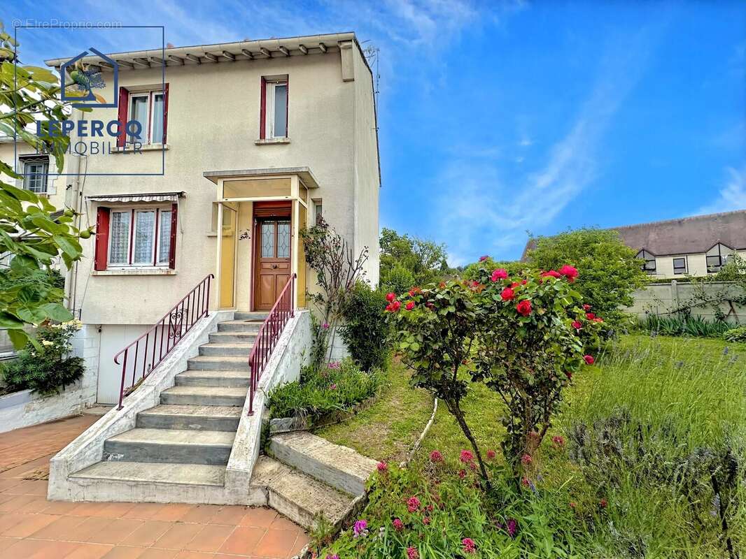 Maison à BELLEU