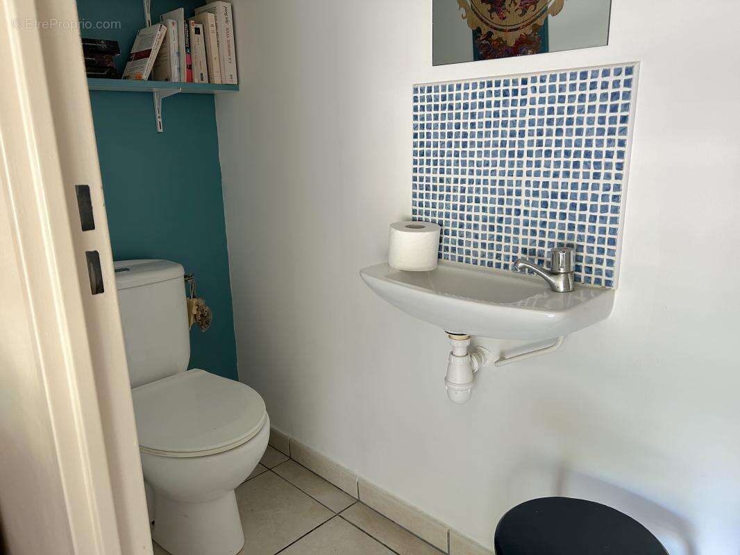 Appartement T3 coeur de ville de Saint Gilles les Bains - photo 12