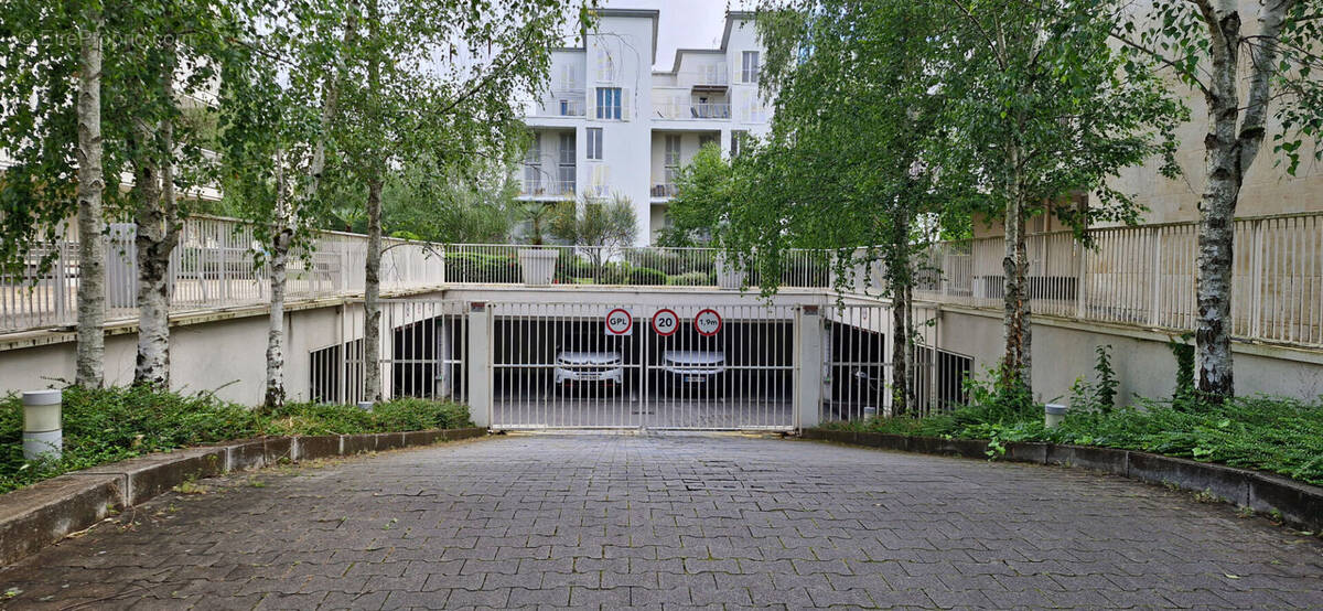 Parking à BORDEAUX