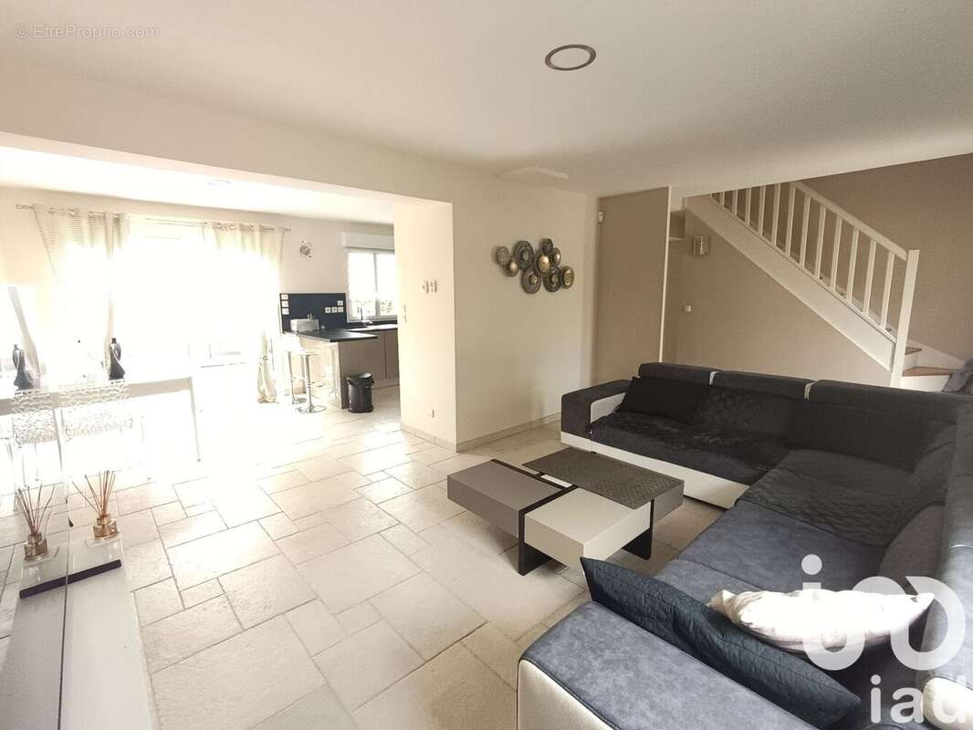 Photo 2 - Maison à MORANGIS