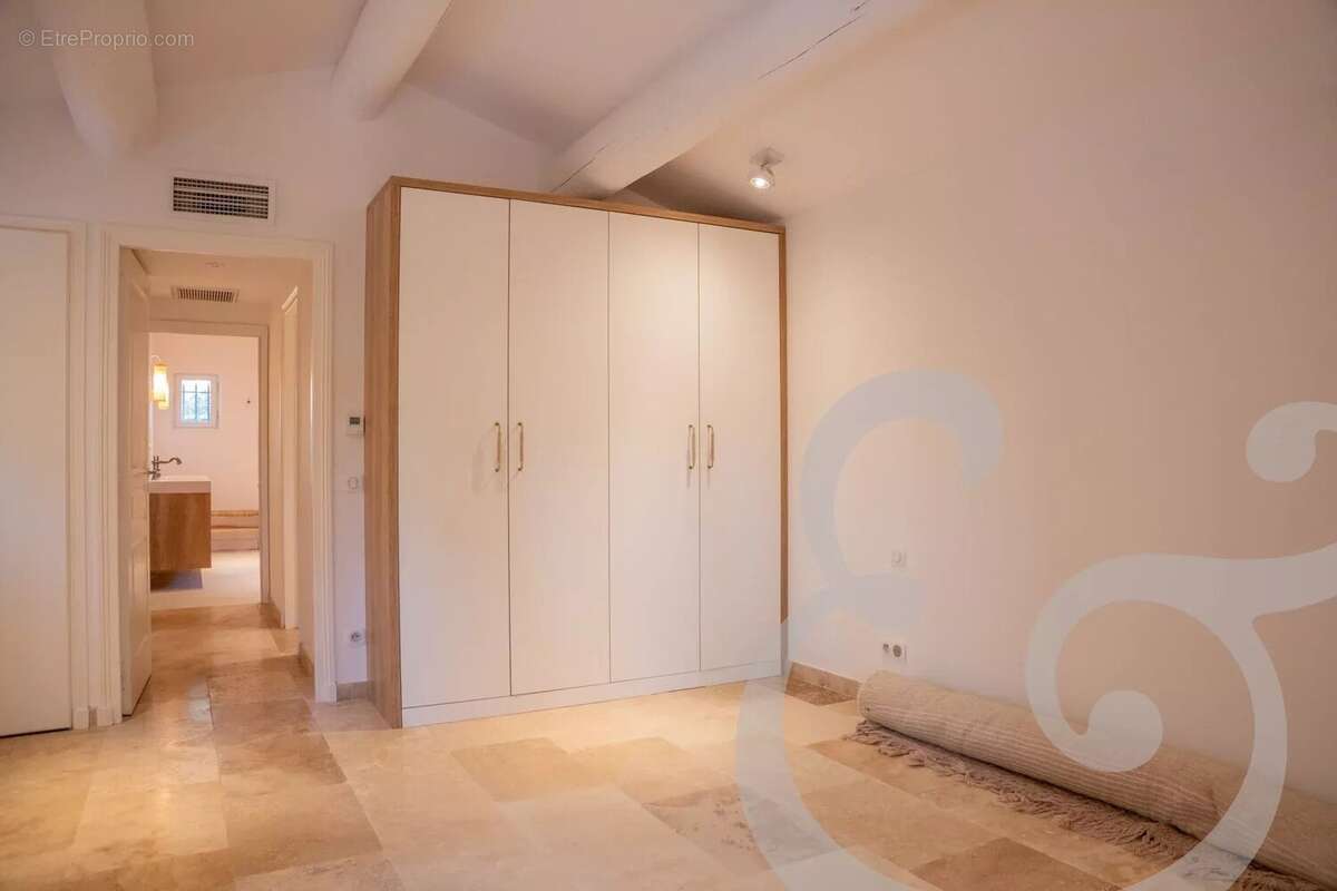 Maison à MAS-BLANC-DES-ALPILLES