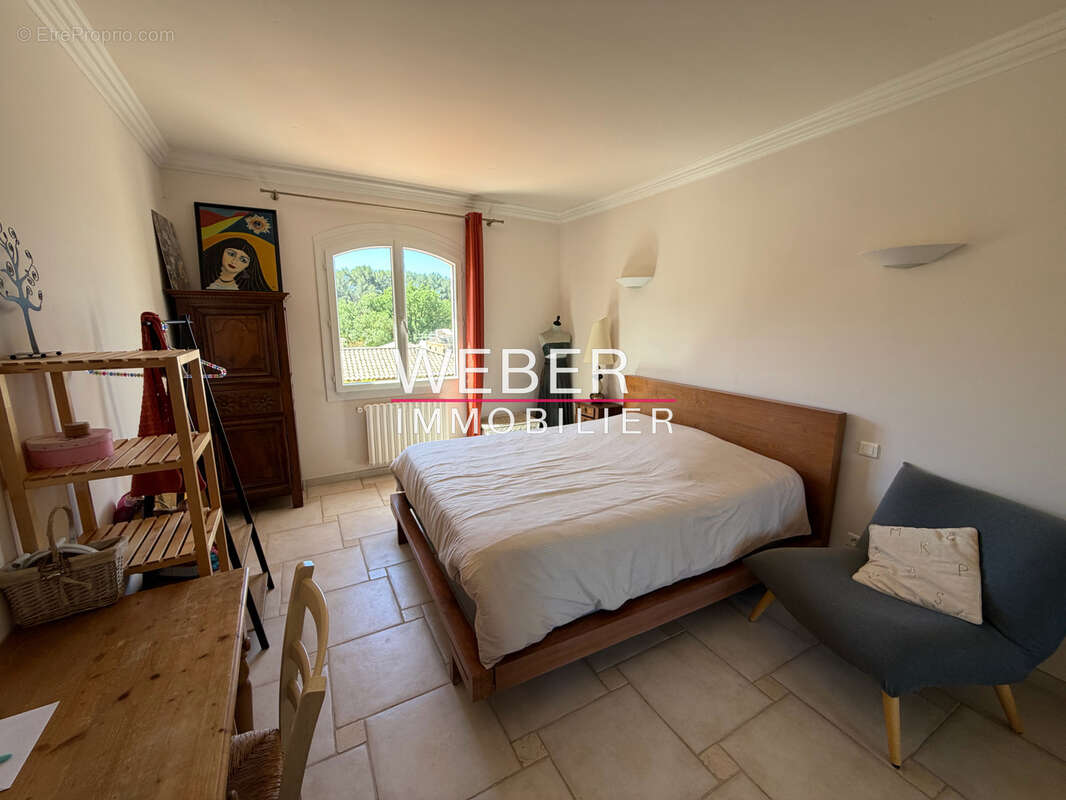 Maison à LE CASTELLET