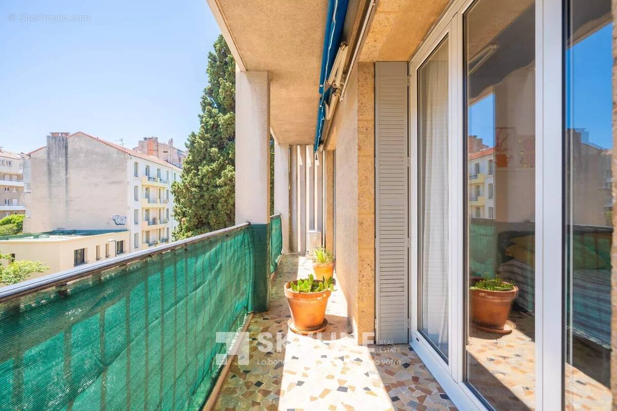 Appartement à MARSEILLE-5E