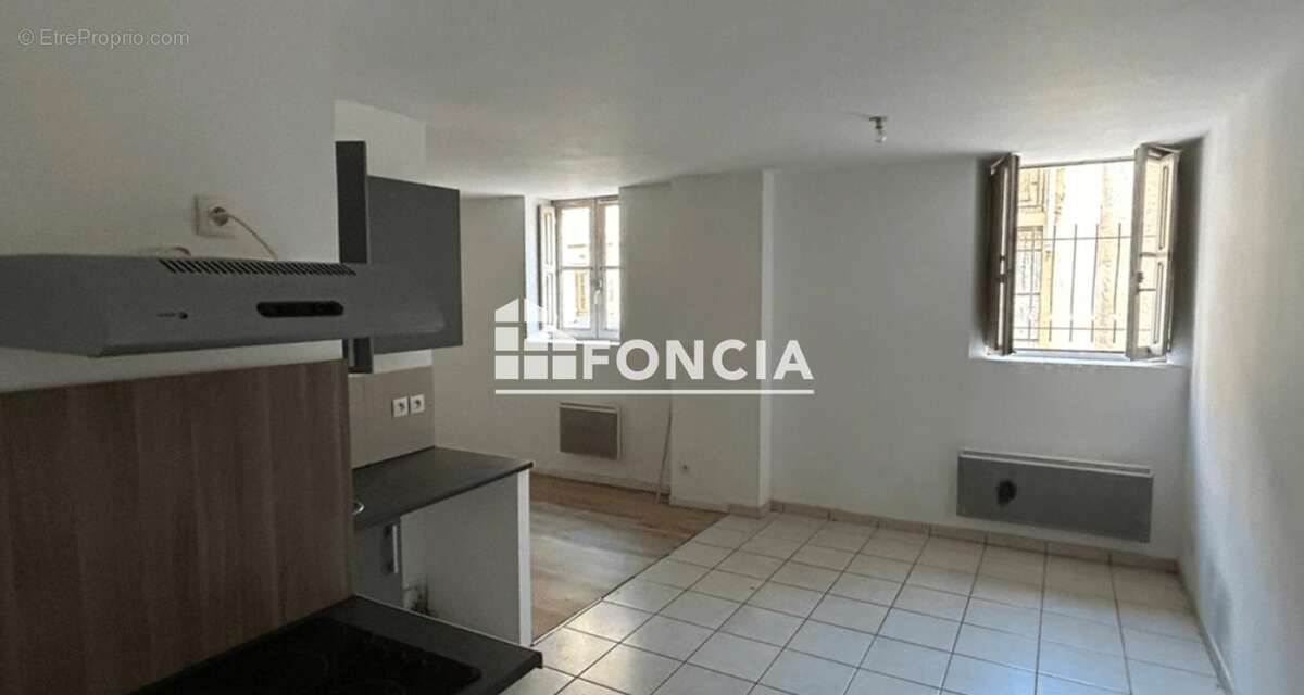 Appartement à ROQUEMAURE