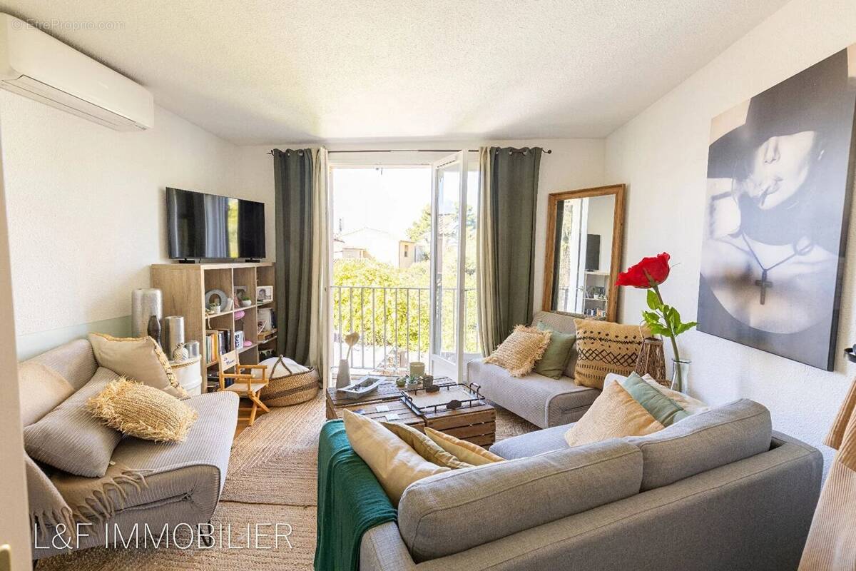 Appartement à SAINT-CYR-SUR-MER