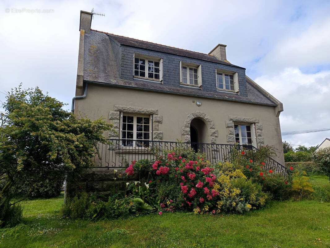 Maison à PLOUGUERNEAU