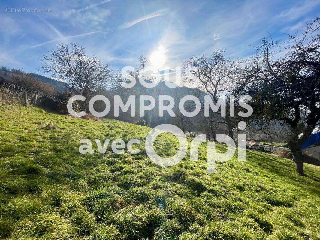 Terrain à HURTIERES