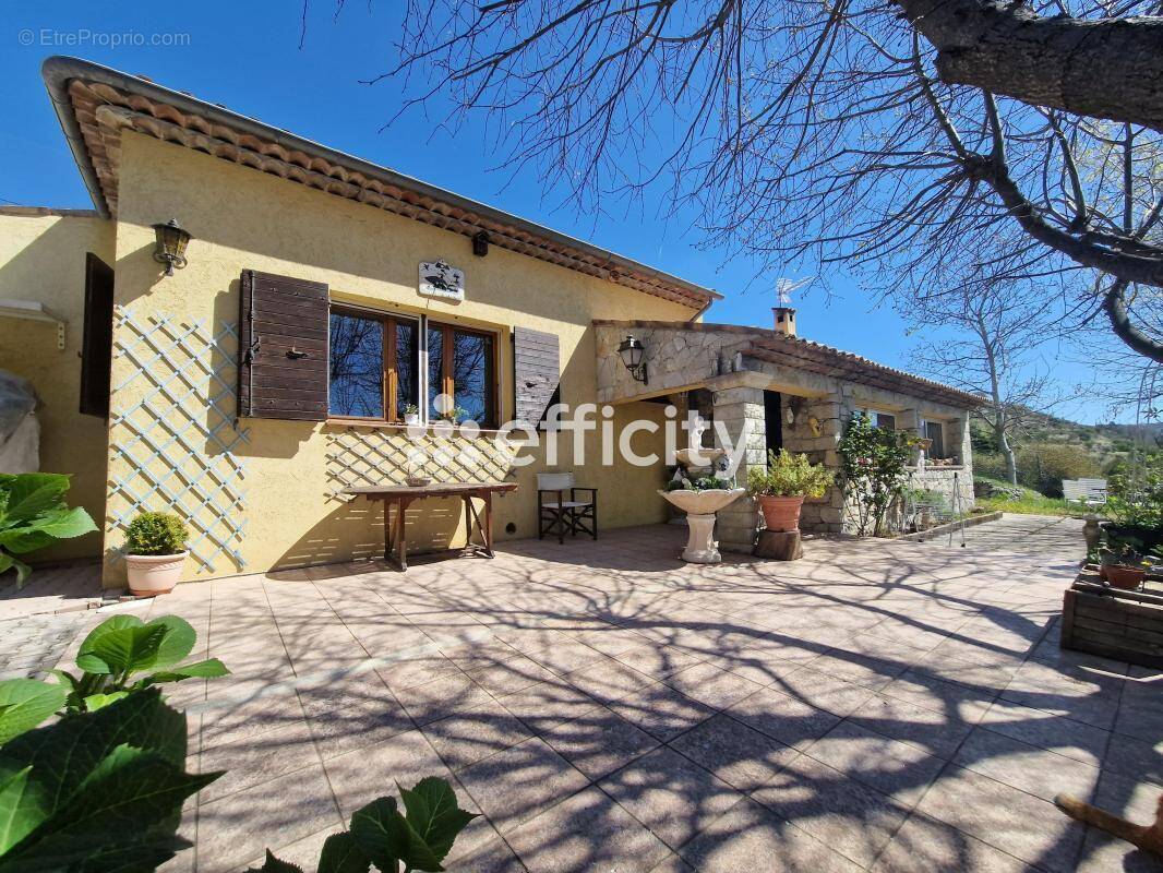 Maison à ESCRAGNOLLES