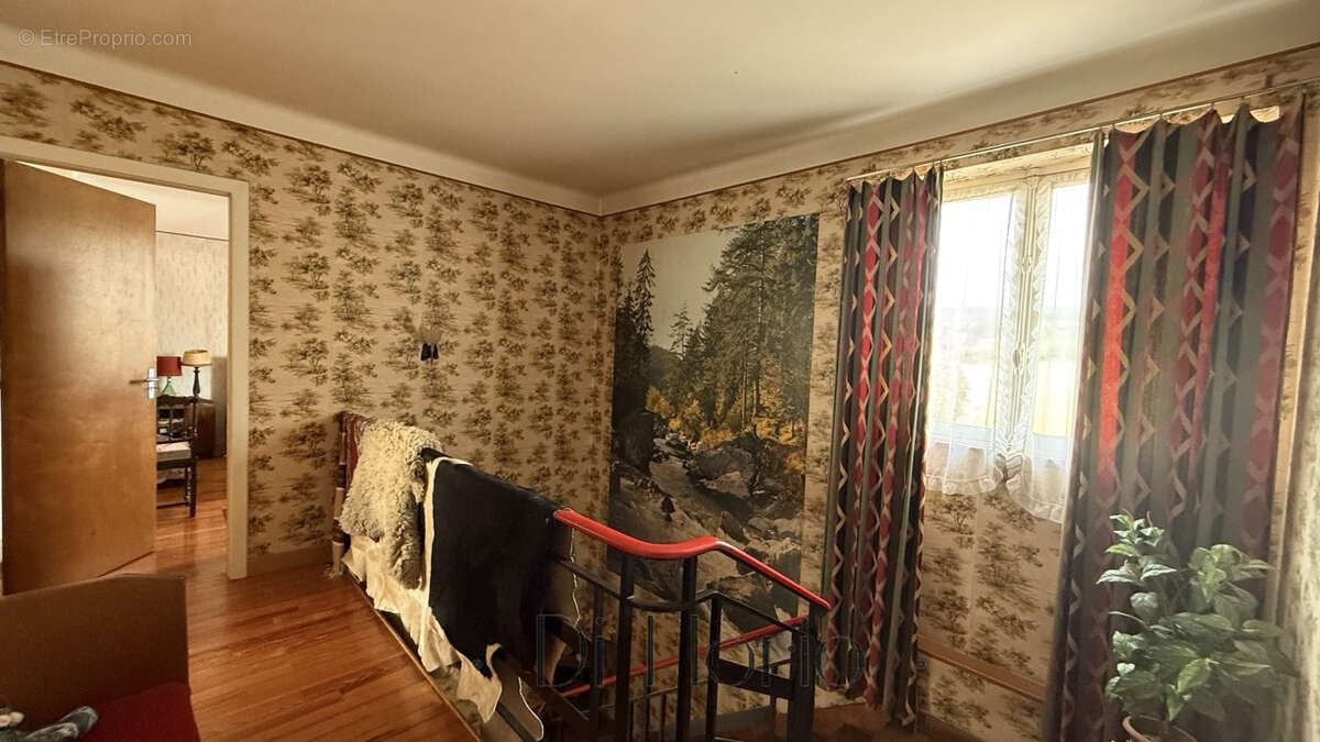 Provenchères-et-Colroy - Maison familiale 126 m2 avec dépendances et grand terrain - photo 11