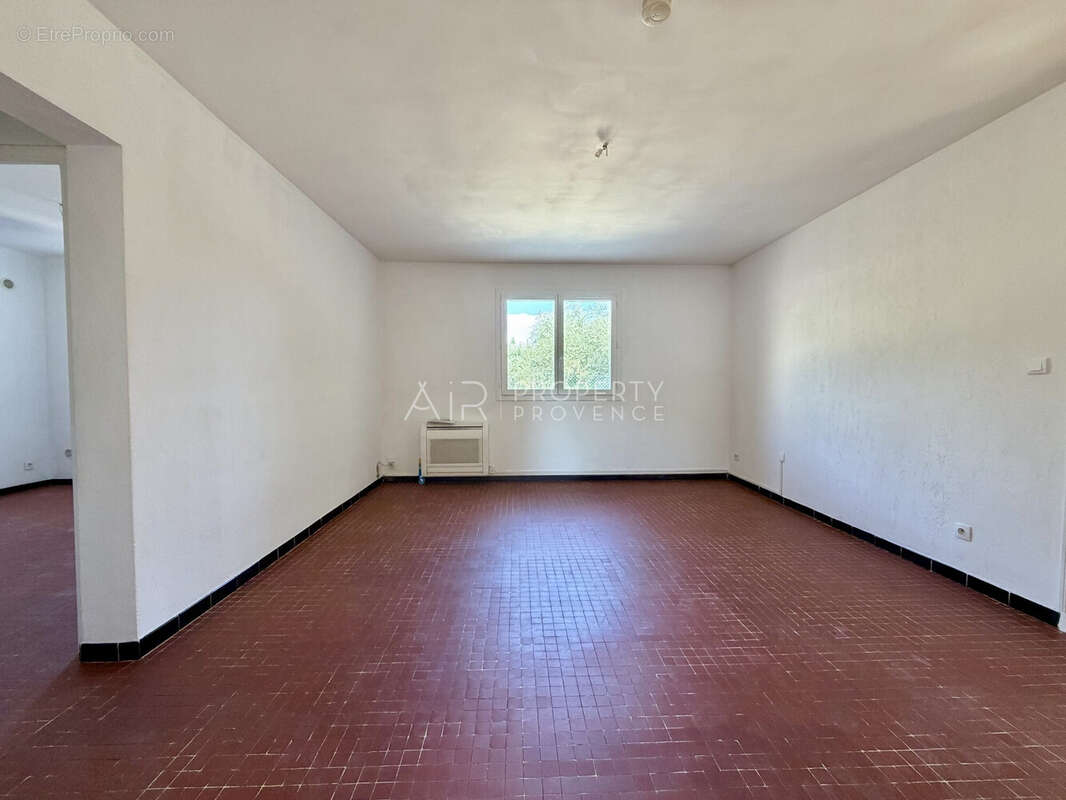 Maison 70 m² à Merindol  - photo 4