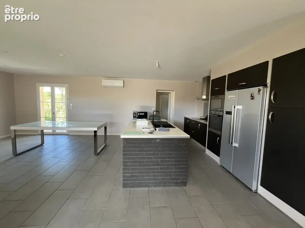 Maison contemporaine de 2011 de 169 M2 avec piscine sur 2707 M2 - photo 7