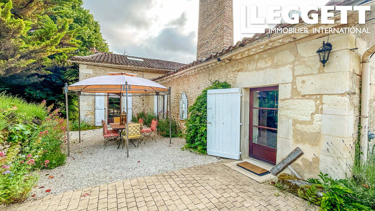 Maison à SAINT-LEON-SUR-L'ISLE