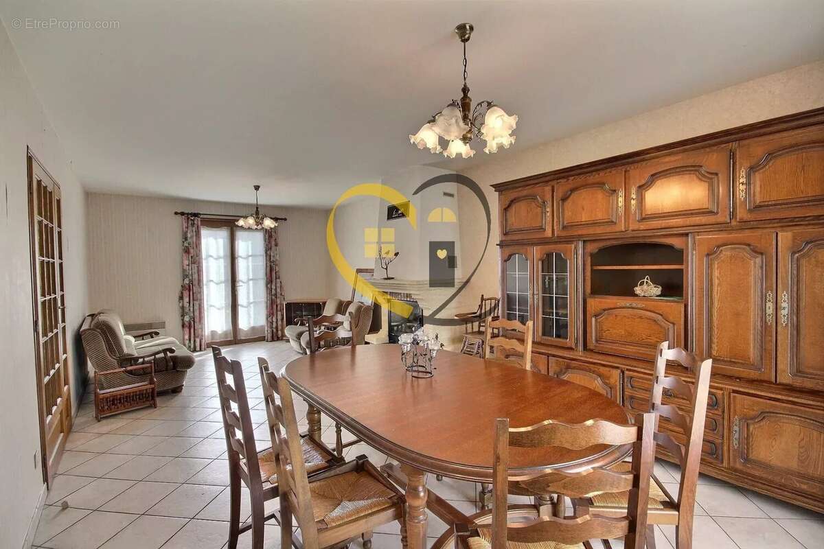 Maison à SAINTE-SOLANGE