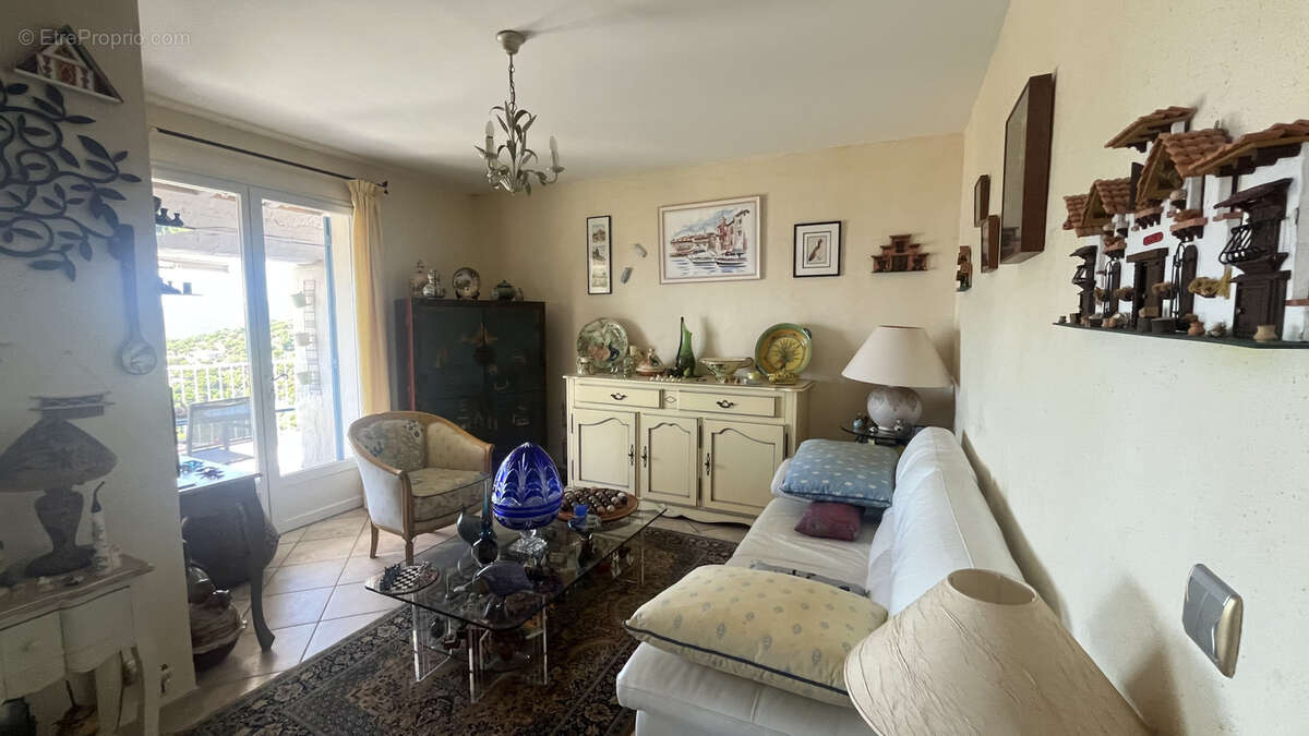 Maison à ROQUEBRUNE-SUR-ARGENS