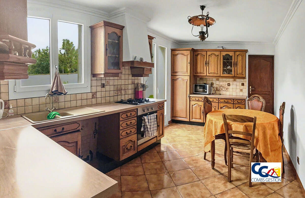 Maison à COMBS-LA-VILLE