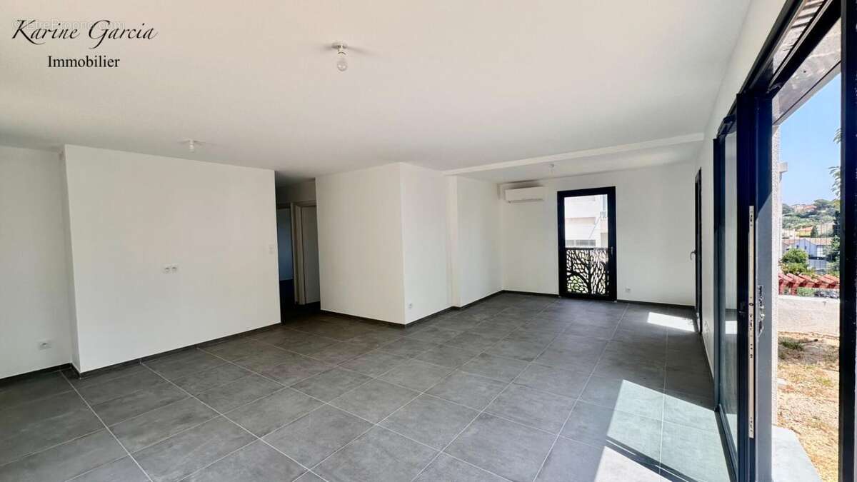Six fours les plages - construction recente - appartement de type 3 -  68 m2 - terrain 54 m² - parking en sous sol - photo 6