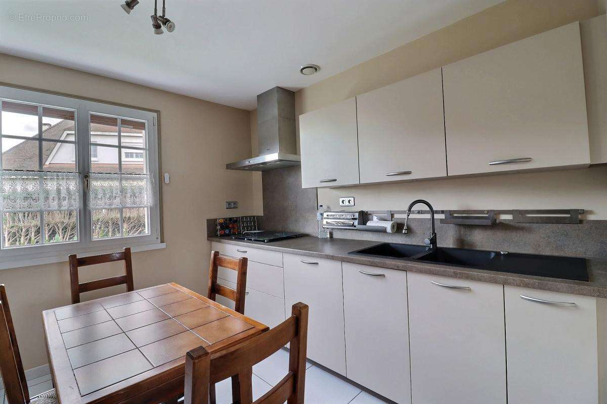 Maison à MANTES-LA-VILLE