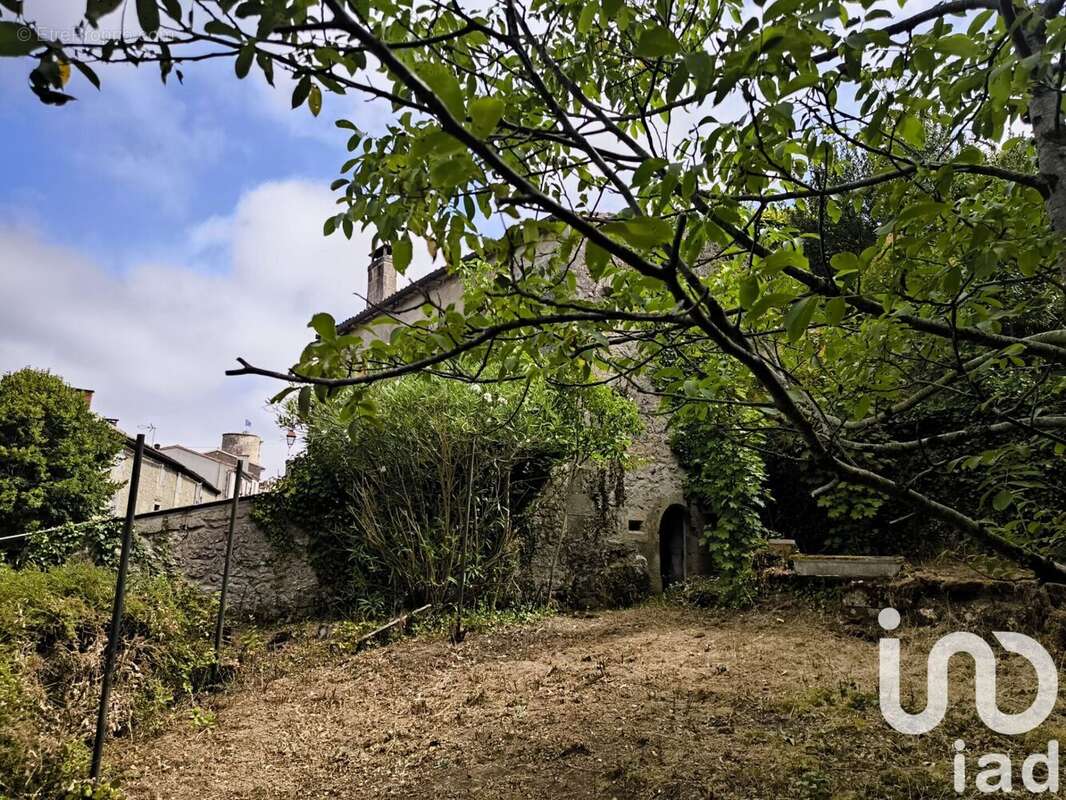 Photo 5 - Parking à RAUZAN