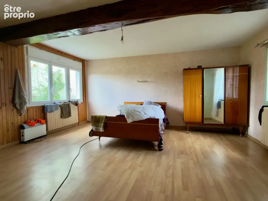LES ROSIERS SUR LOIRE, Maison en pierre à rénover de 84m²/120m² développables avec dépendances et jardin - photo 12