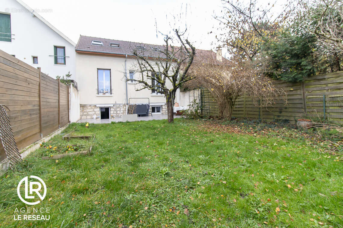 Maison à L'HAY-LES-ROSES