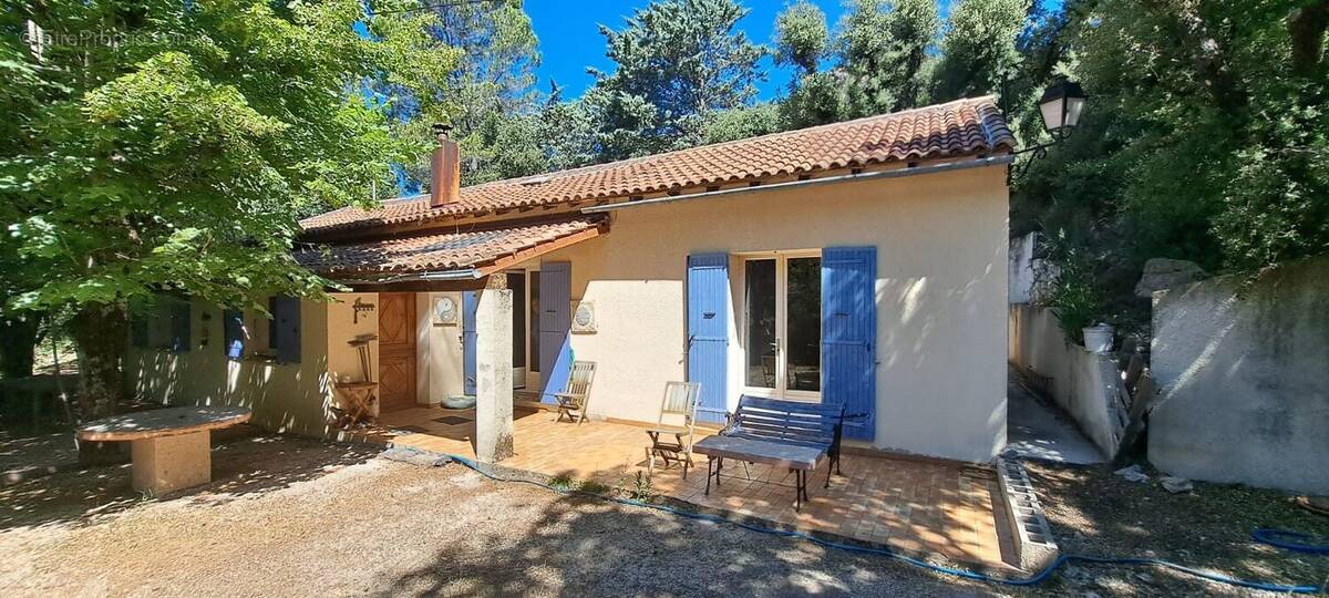 Maison à VAUVENARGUES