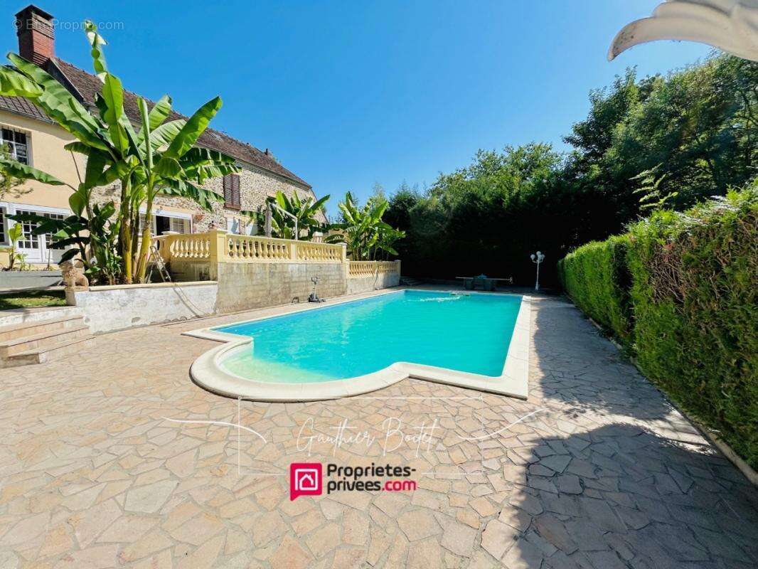 Maison à LA QUEUE-EN-BRIE