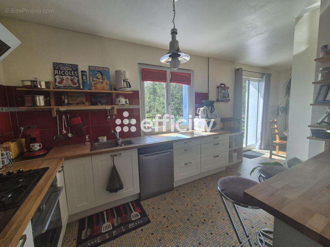Maison 95 m² à Cellettes  - photo 10