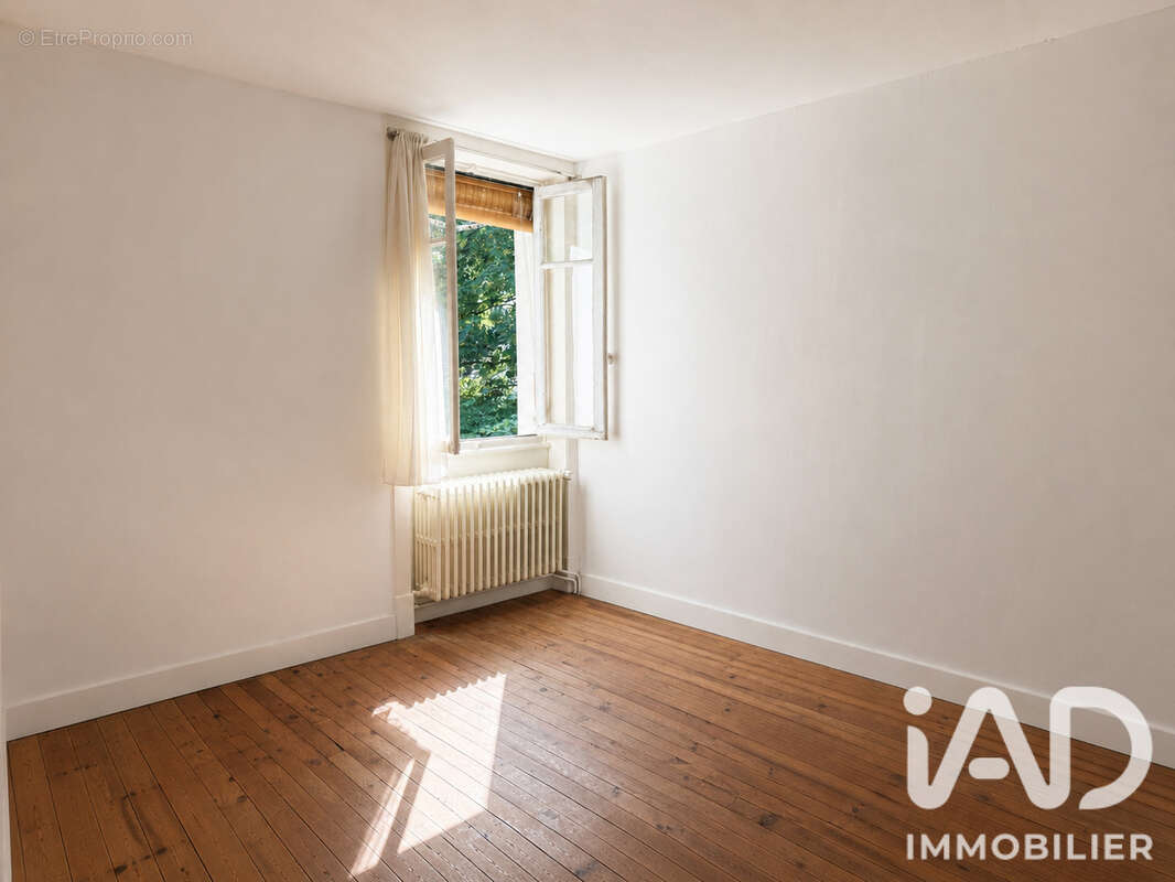 Maison 104 m² à Tassin-La-Demi-Lune  - photo 9