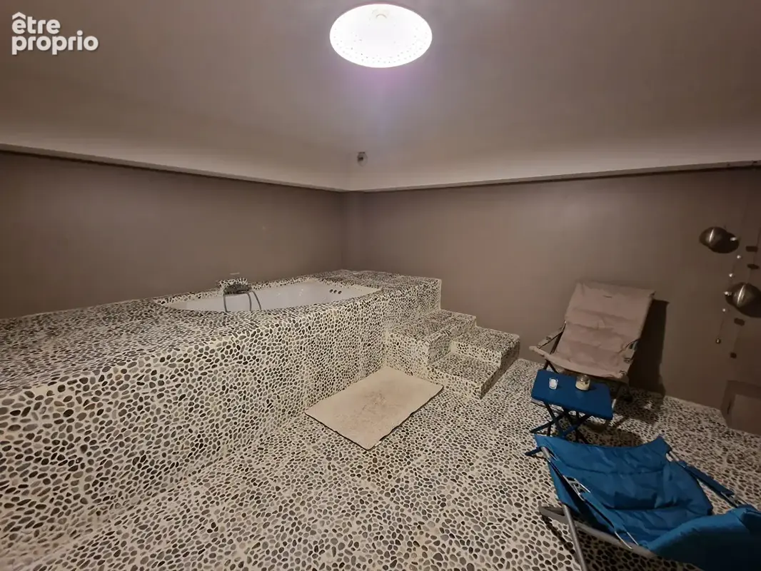 Monplaisir - appartement familial 220 m² - métro sans-soucis - photo 12