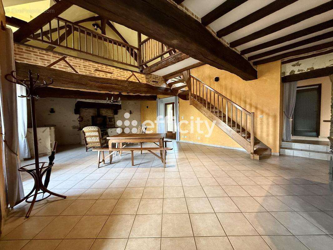 Maison à PIRE-SUR-SEICHE