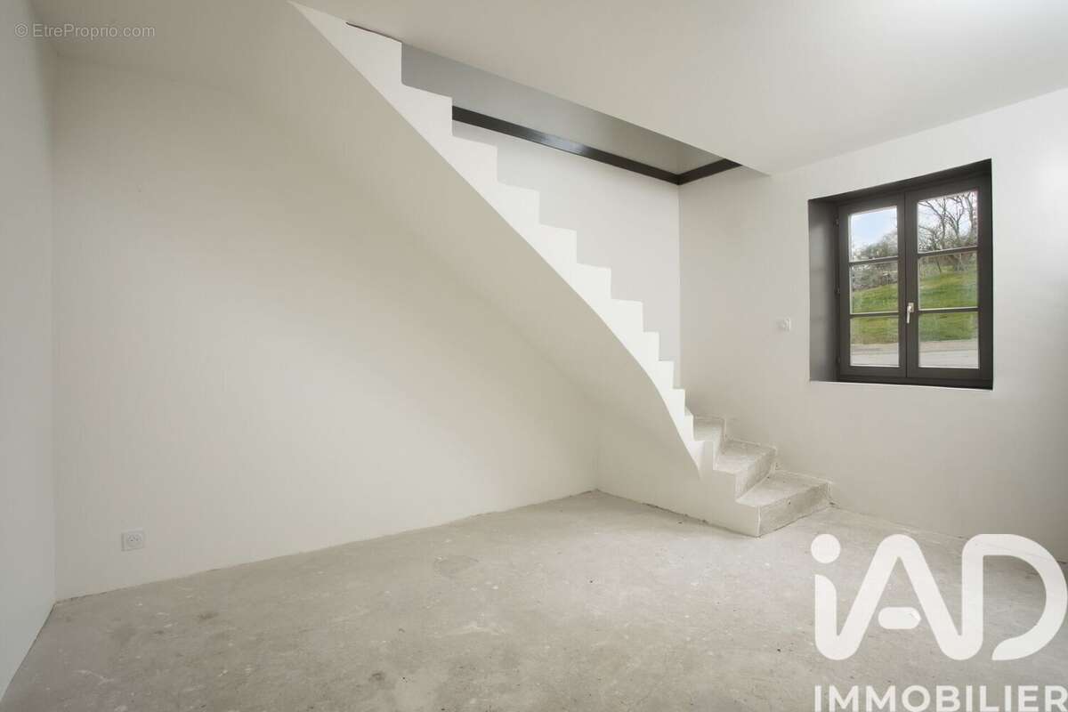 Maison 130 m² à Oudrenne  - photo 5