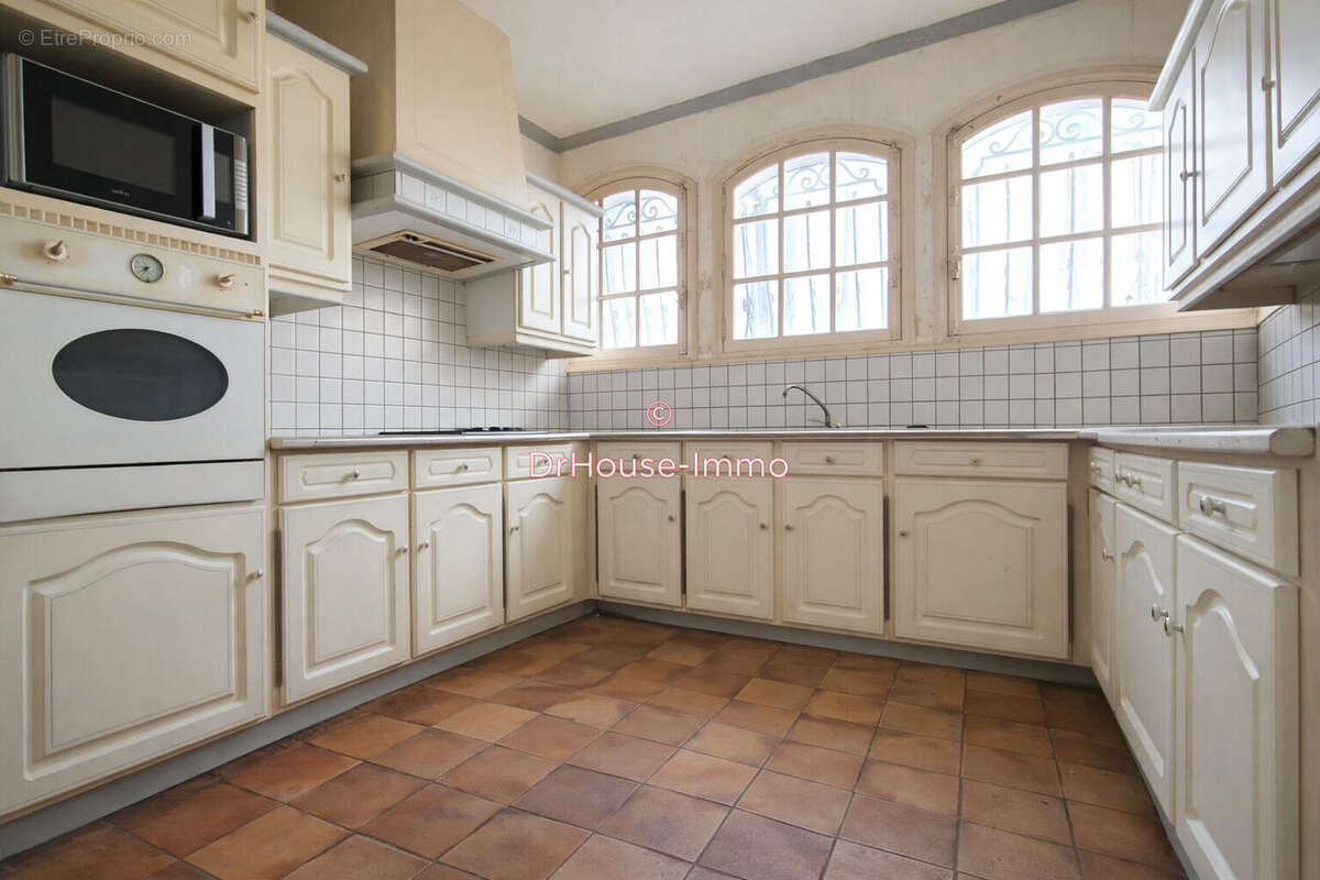 Maison 320 m² à Le Neubourg  - photo 3