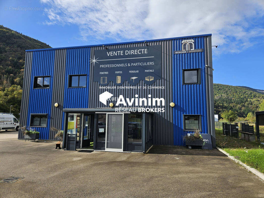 Commerce à MOLINGES