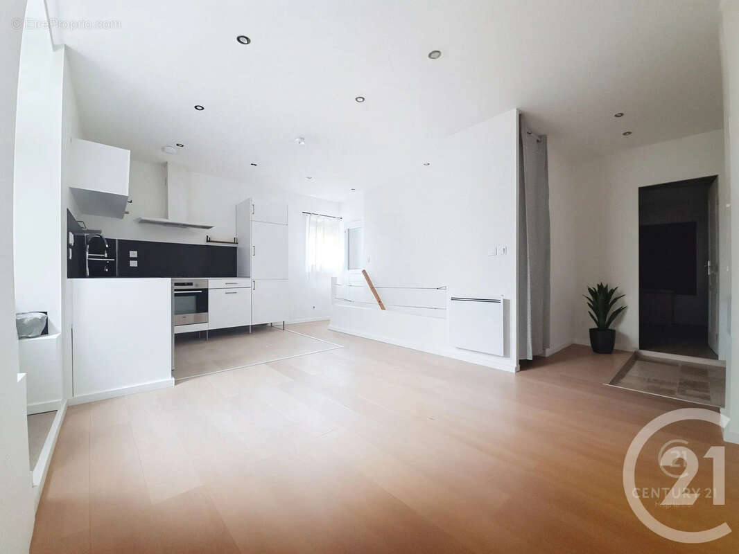 Appartement à MILLERY