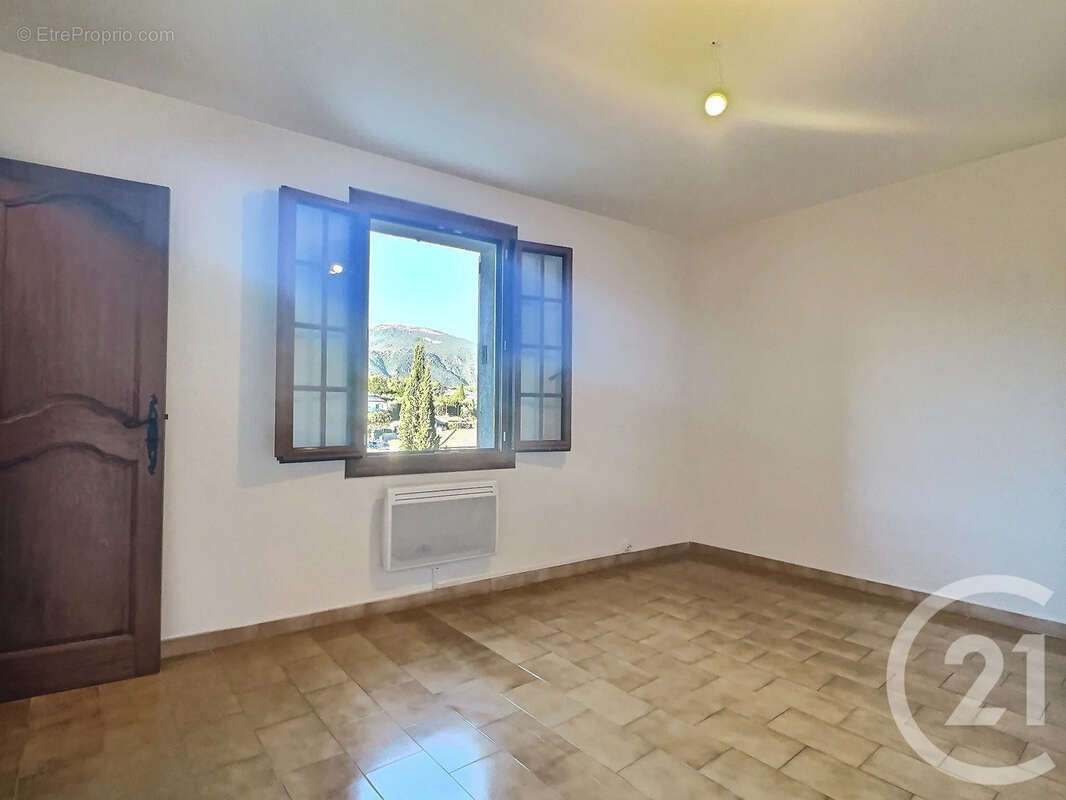 Maison 194 m² à Le Rouret  - photo 13
