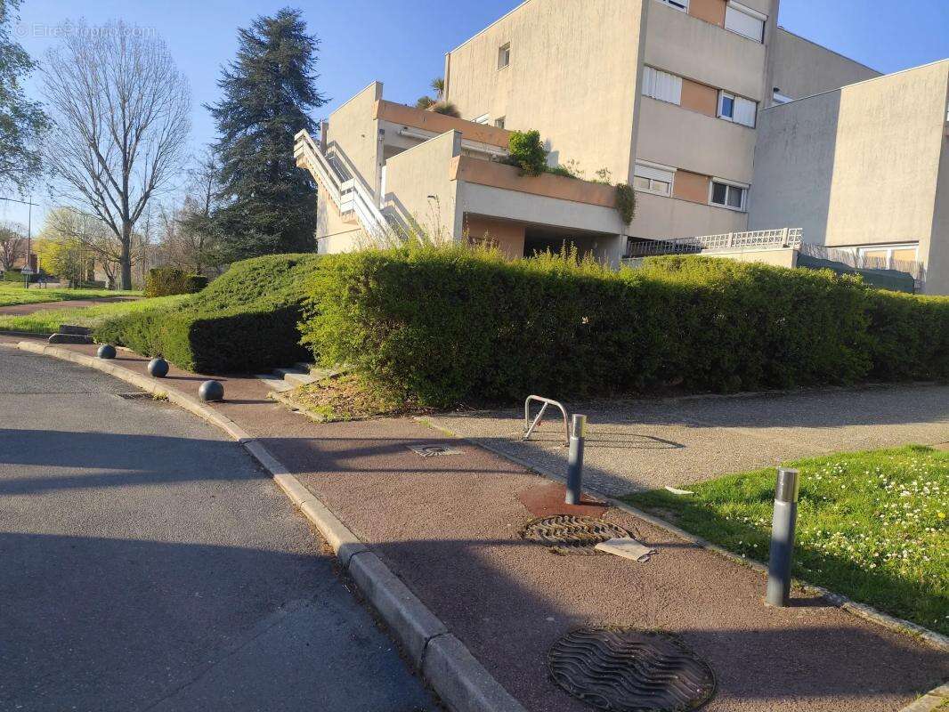 Appartement à SAVIGNY-LE-TEMPLE