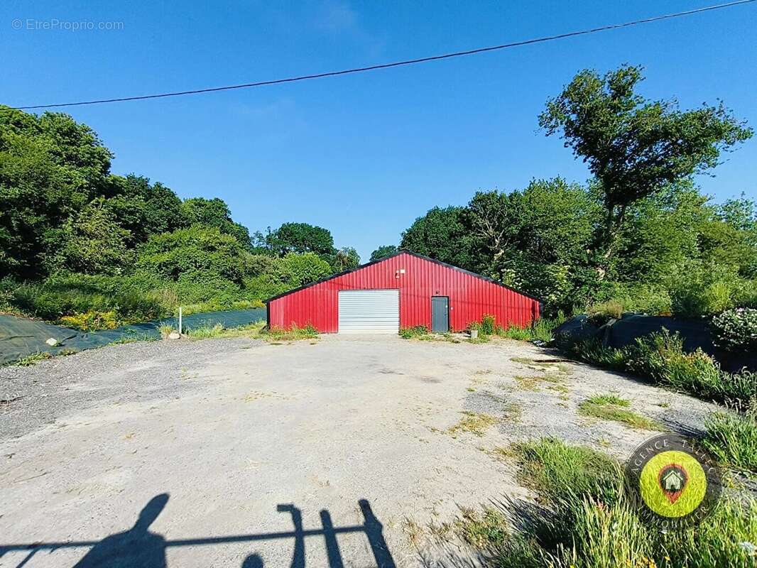 Commerce à SEVIGNAC