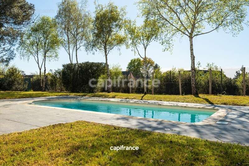 Maison à MONCE-EN-BELIN