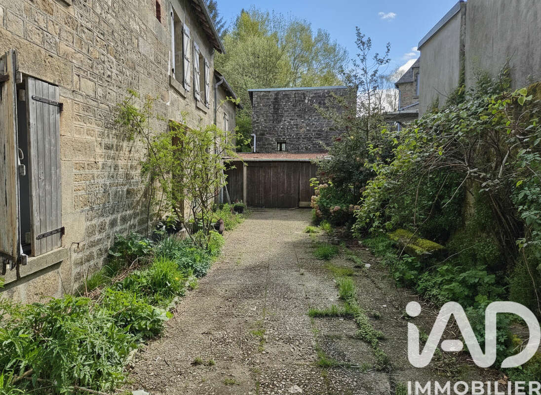 Photo 2 - Maison à ROYERE-DE-VASSIVIERE