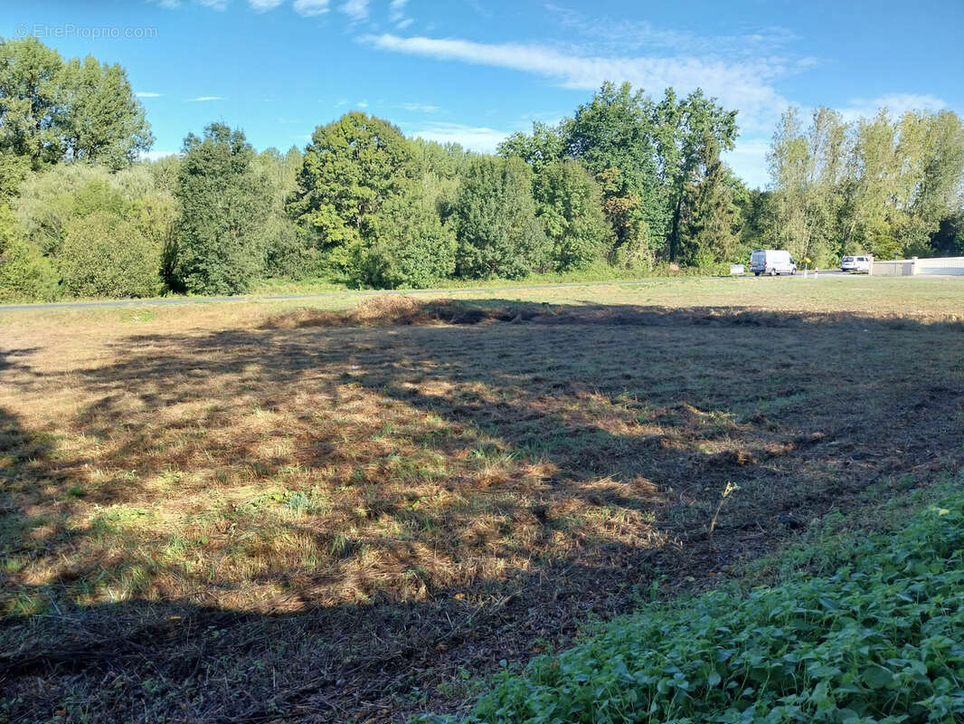 Terrain à CHANCELADE