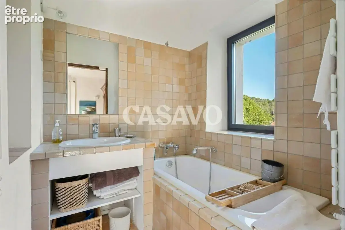 Vente Maison 10 pièces de 315m² - 13100 Saint-Marc-Jaumegarde - photo 19