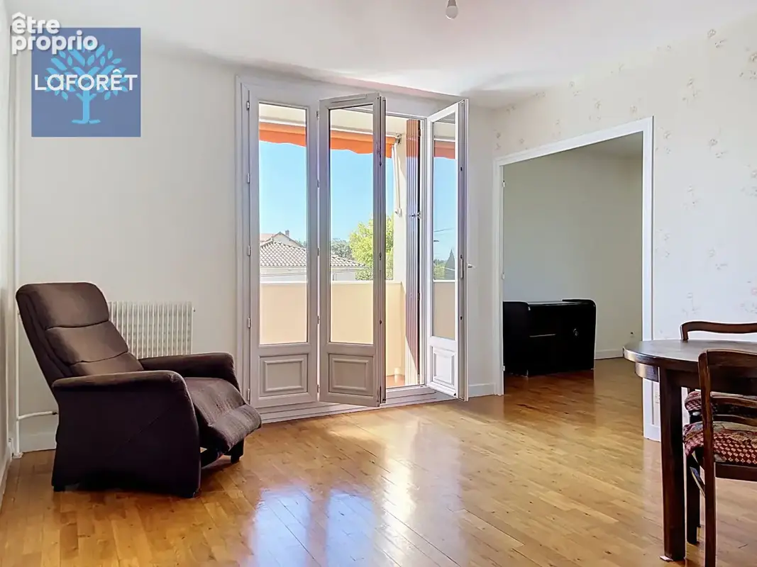 Appartement Saint Genis Laval 4 pièce(s) 65.7 m2 - photo 1