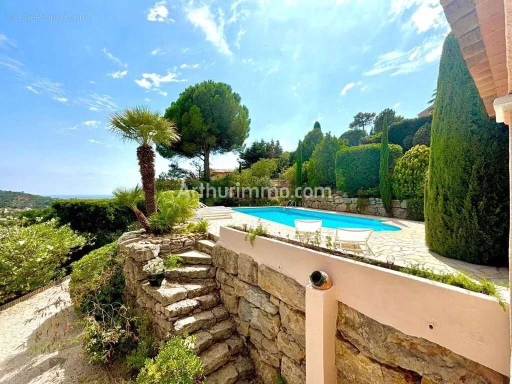 Maison à LES ISSAMBRES