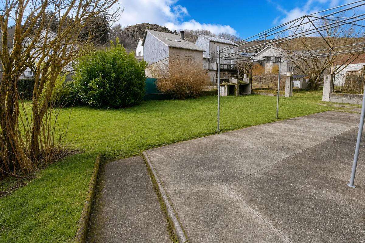Spacieuse maison de 8 pièces à Murat-sur-Vèbre - photo 17