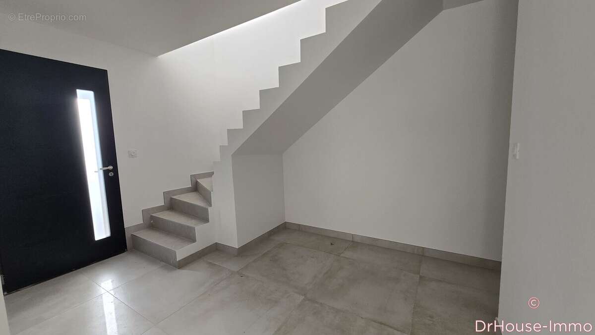 Maison à SAINT-JULIEN