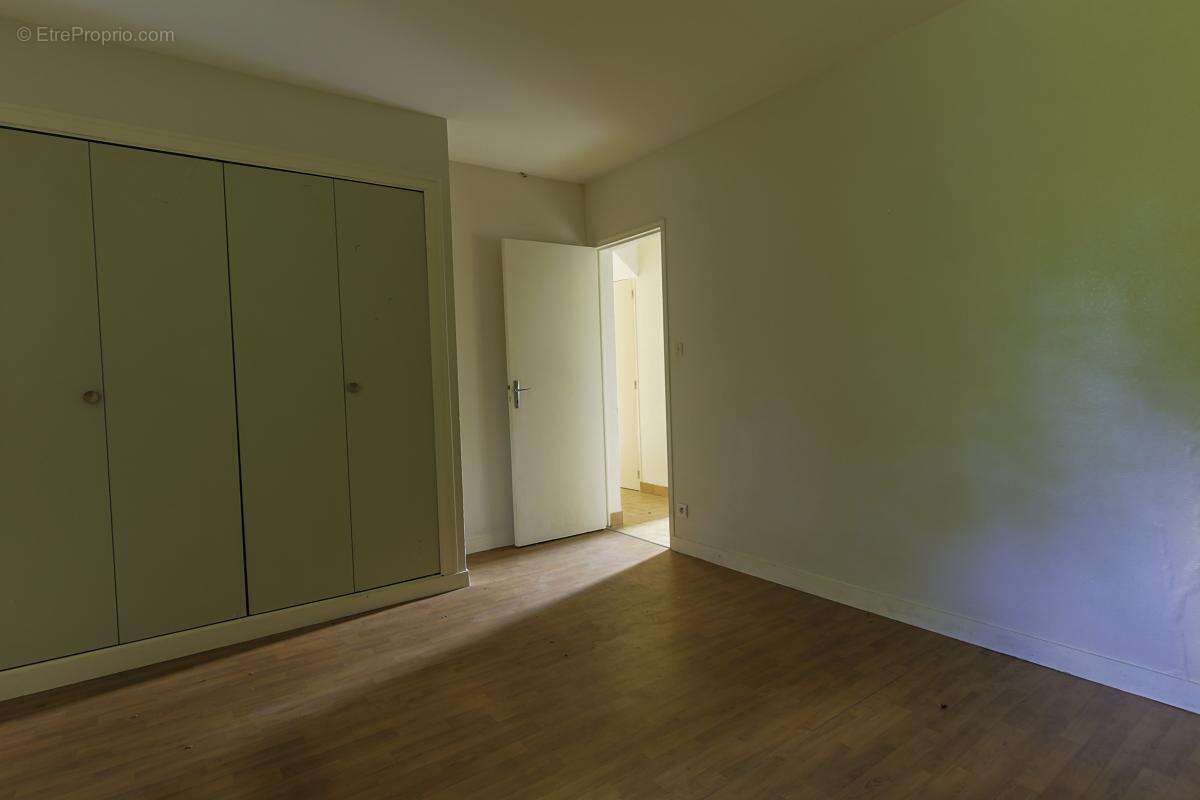 Maison - 107 m² - Isigny-le-Buat (50) - photo 7