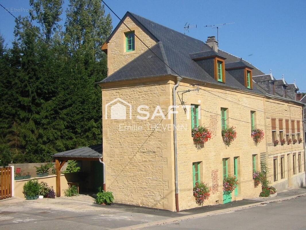 Photo 1 - Maison à GIVONNE